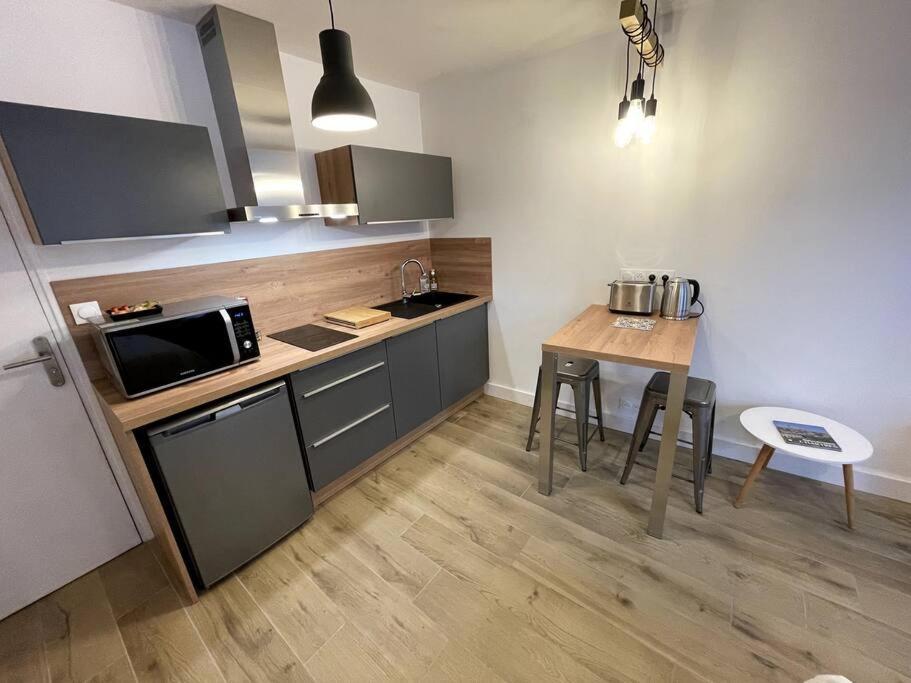 Alp Chartres - Cosy Studio Au Coeur De Chartres Avec Parking Eksteriør billede
