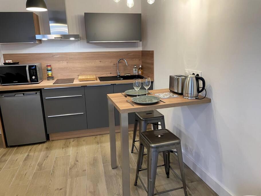 Alp Chartres - Cosy Studio Au Coeur De Chartres Avec Parking Eksteriør billede